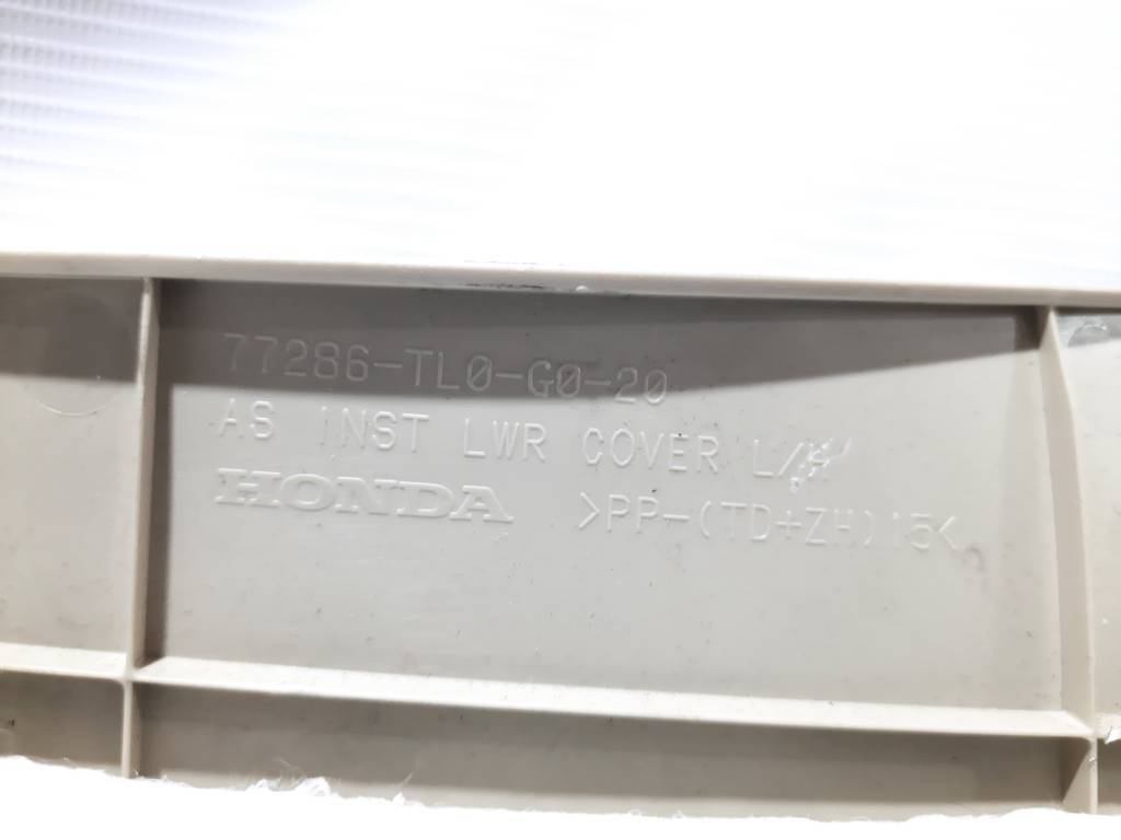 Tsx Накладка консолі центральної збоку права Acura TSX 2009-2014 77286TL0G01ZC Acura TSX 3