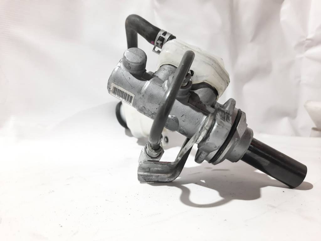 Sienna Головний гальмівний циліндр Toyota SIENNA 2008-2020 472010E060 Toyota SIENNA 3