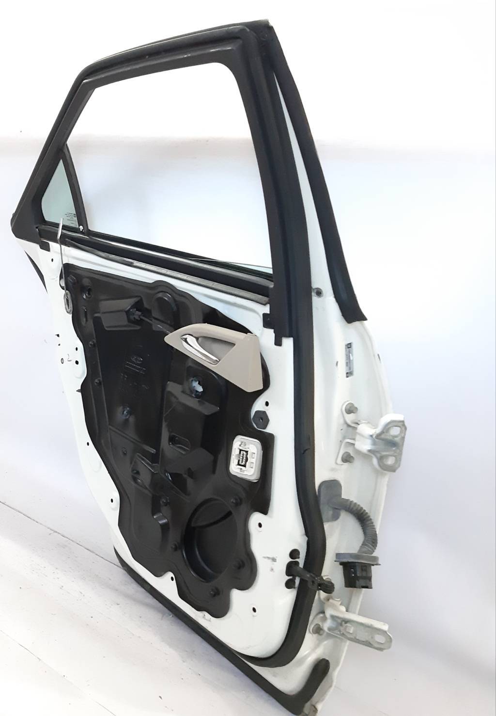 Cts Двері задні ліві Cadillac CTS 2008-2014 15880693 Cadillac CTS 5