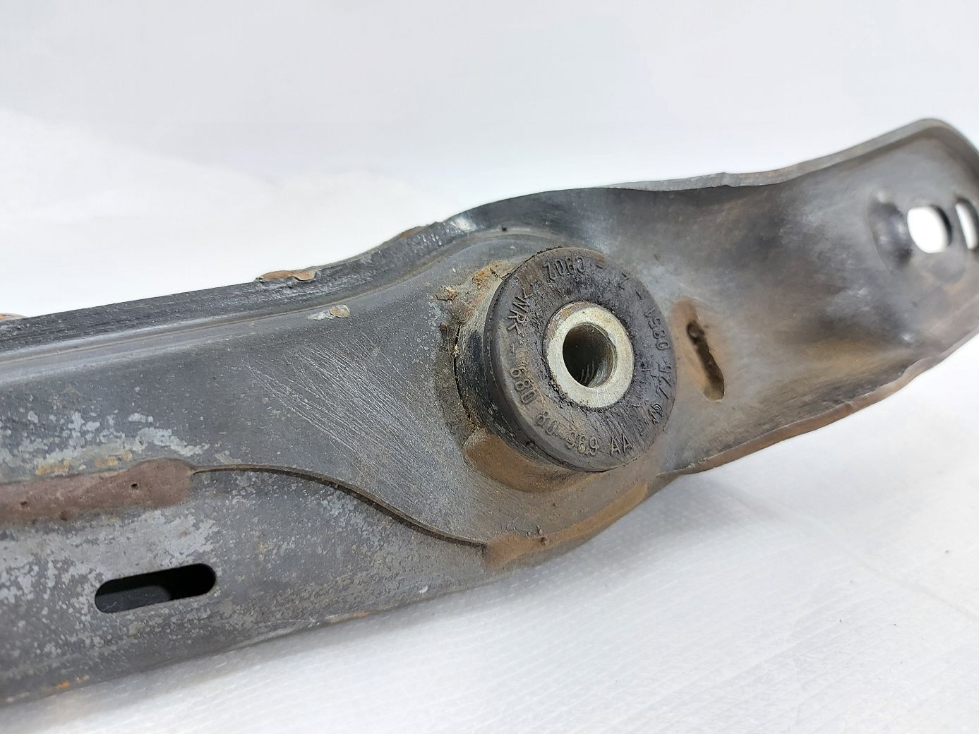 Dart Рычаг задний левый/правый нижний Dodge Dart 2013-2019 68080590AE Dodge Dart 40