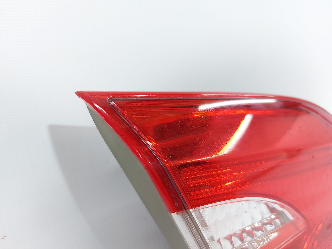 Sentra Ліхтар кришки багажника лівий Nissan Sentra 2016-2019 265553YU5A Nissan Sentra 3