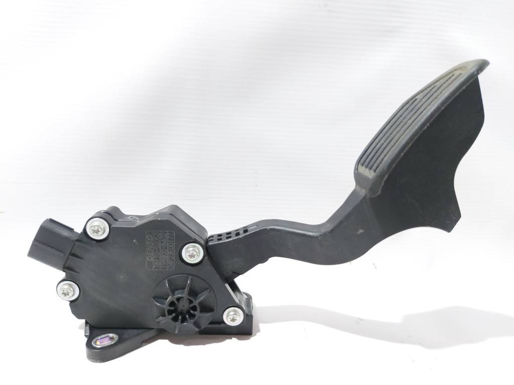 Prius c Педаль газа Toyota Prius C 2012-2019 7811052200 Toyota Prius C 3