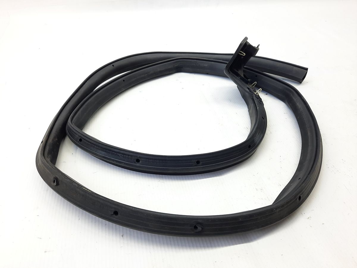 Mustang Уплотнительная резинка двери передней левой Ford Mustang 2010-2014 BR3Z6320531A Ford Mustang 5