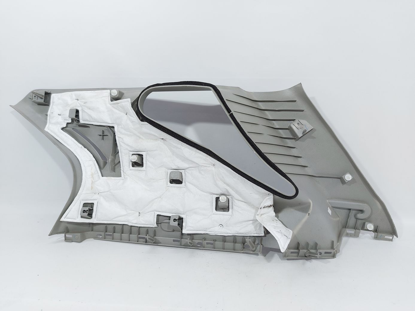 Equinox Обшивка багажного отделения левая верхняя Chevrolet Equinox 2010-2017 22788324 Chevrolet Equinox 5 Equinox Обшивка багажного отделения левая верхняя Chevrolet Equinox 2010-2017 22788324 Chevrolet Equinox 5