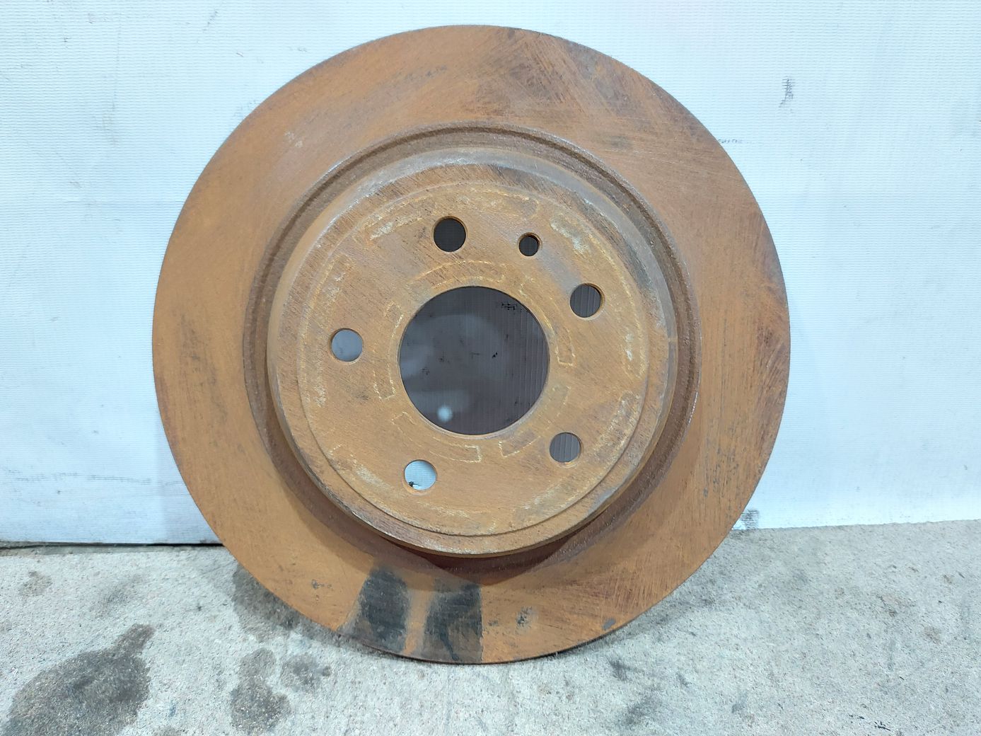 Fusion hybrid. Тормозний диск задній лівий/правий Ford Fusion Hybrid 2013-2020 KS7Z2C026B Ford Fusion Hybrid