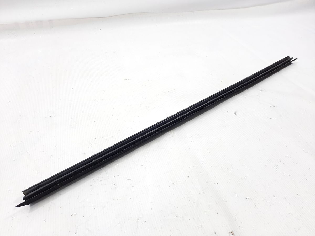 Compass Уплотнительная резинка стекла двери передней правой внутренняя Jeep Compass 2007-2017 5074654AD Jeep Compass 2