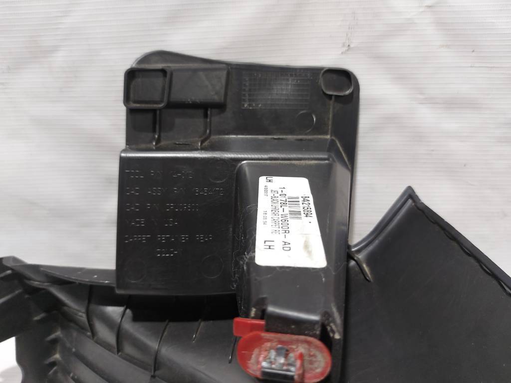 Cruze Обшивка порога заднього ліва Chevrolet Cruze 2016-2018 84243021 Chevrolet Cruze 7