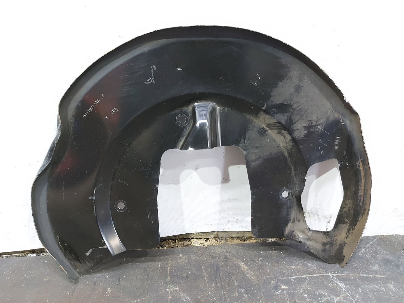 Grand caravan Пыльник тормозного диска переднего левого Dodge Grand Caravan 2012-2020 4779781AA Dodge Grand Caravan 2