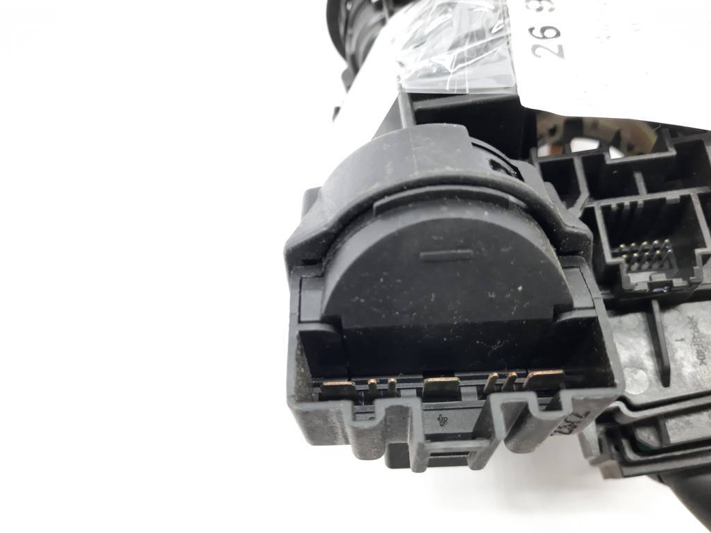 Focus Підручні перемикачі (гітара) Ford Focus 2013 DG9Z3F791DA Ford Focus 4