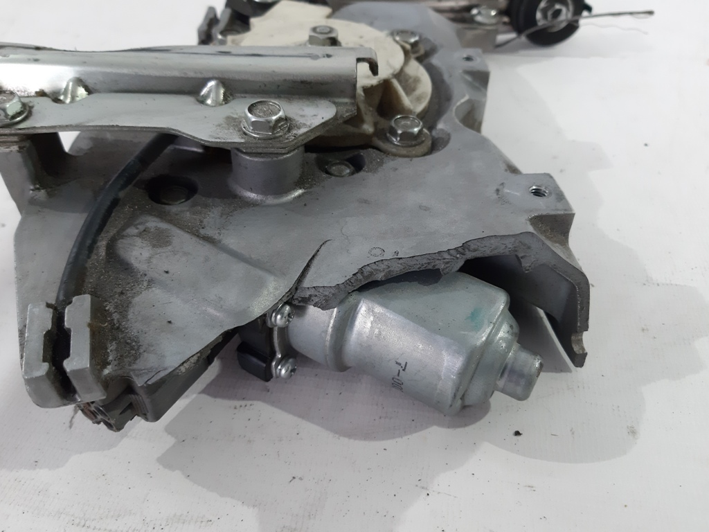 Gtr-1400 Моторчик регулятора лобового стекла Kawasaki GTR-1400 2010 550360009 Kawasaki GTR-1400 3
