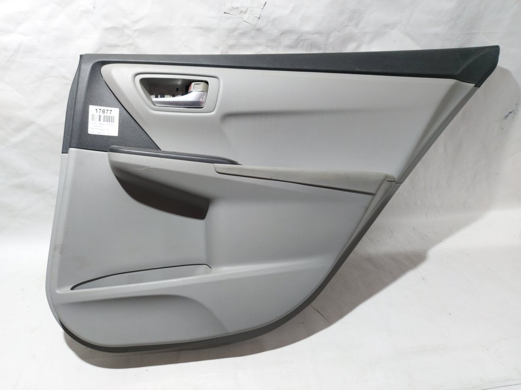 Camry. Карта двери задней правой Toyota Camry 2015 6763006F61B3 Toyota Camry