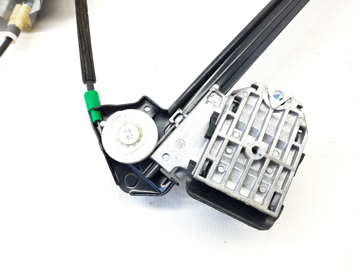 Mustang Стеклоподъёмник двери передней левой Ford Mustang 2010-2014 AR3Z6323209A Ford Mustang 12