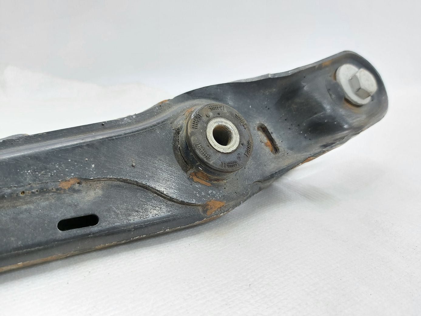 Dart Рычаг задний левый/правый нижний Dodge Dart 2013-2019 68080590AE Dodge Dart 45