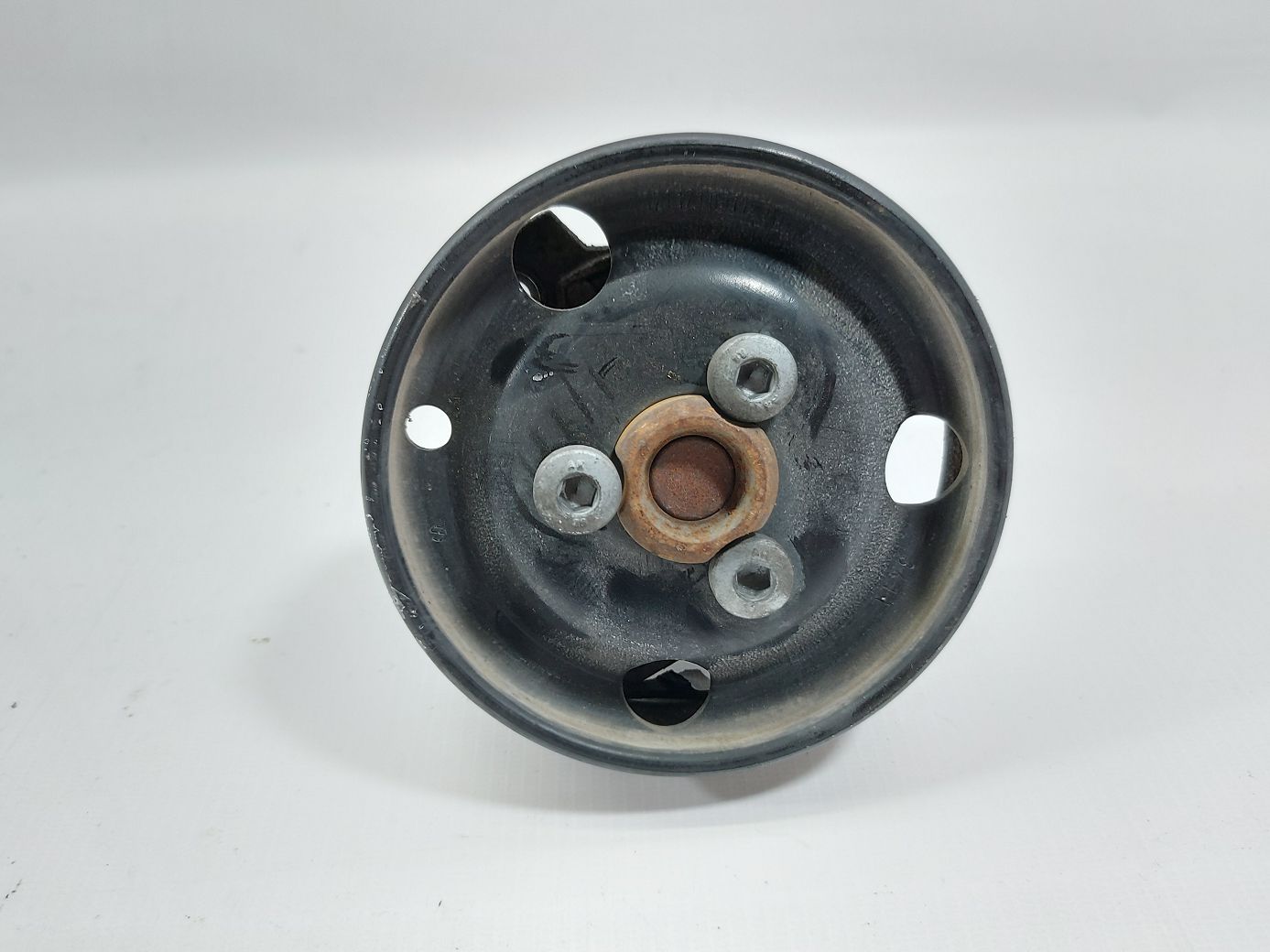 Passat Насос охолодження (помпа) шлюб Volkswagen Passat 2006-2018 022121011B Volkswagen Passat 3