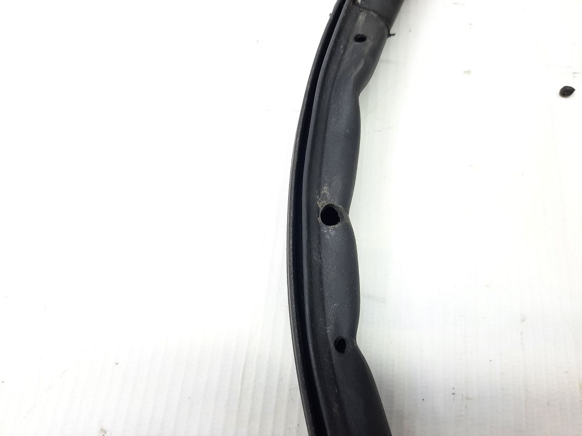 Escape Ущільнювач двері задньої правої Ford Escape 2013-2019 CJ5Z7825324A Ford Escape 3