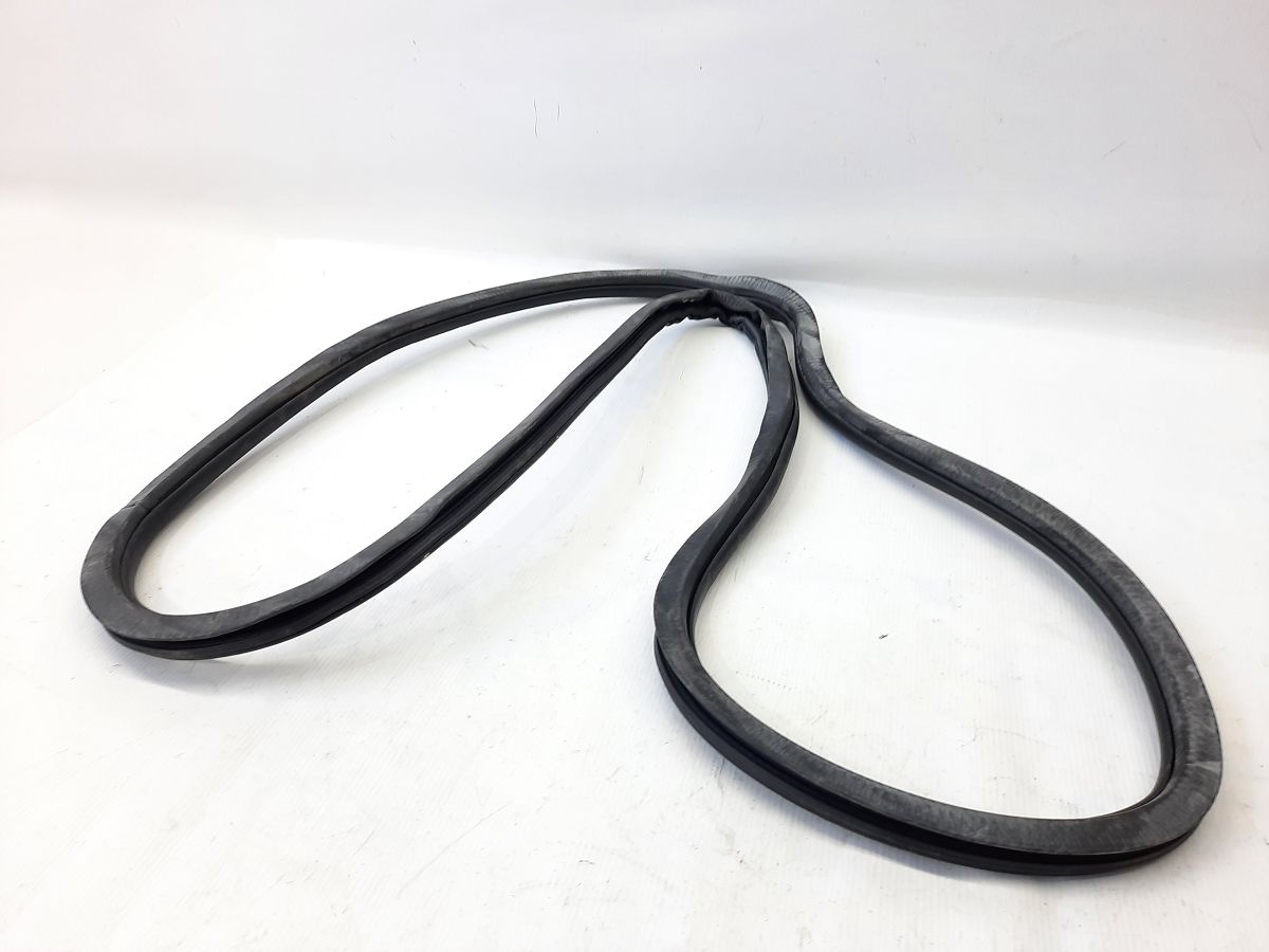 200 limited Ущільнювальна гумка дверей задньої лівої/правої Chrysler 200 Limited 2015-2017 68144971AB Chrysler 200 Limited 2