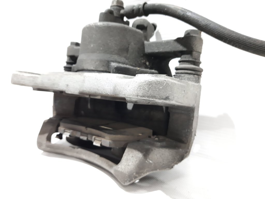3 Супорт гальмівний передній лівий Mazda 3 2014-2019 B4Y03399ZC Mazda 3 10