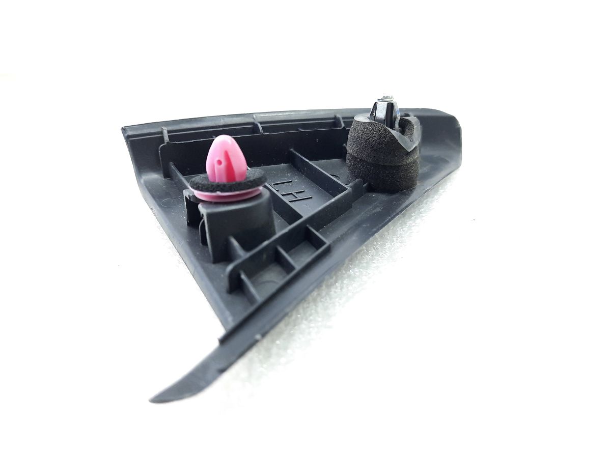 Sonata Кутник дверей задньої лівої внутрішній Hyundai Sonata 2011-2015 839103S000 Hyundai Sonata 3