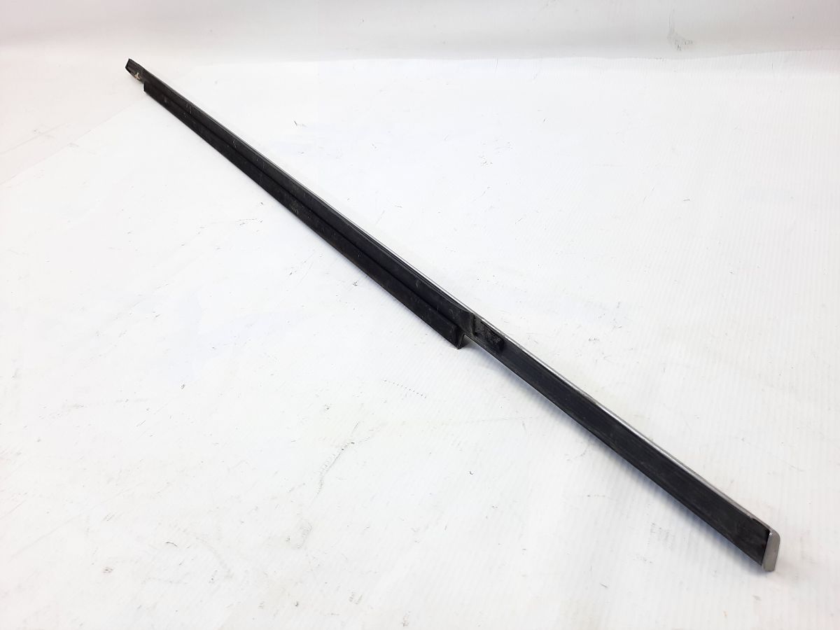 200 limited Ущільнювальна гумка скла передньої лівої зовнішня Chrysler 200 Limited 2015-2017 68144975AC Chrysler 200 Limited 4