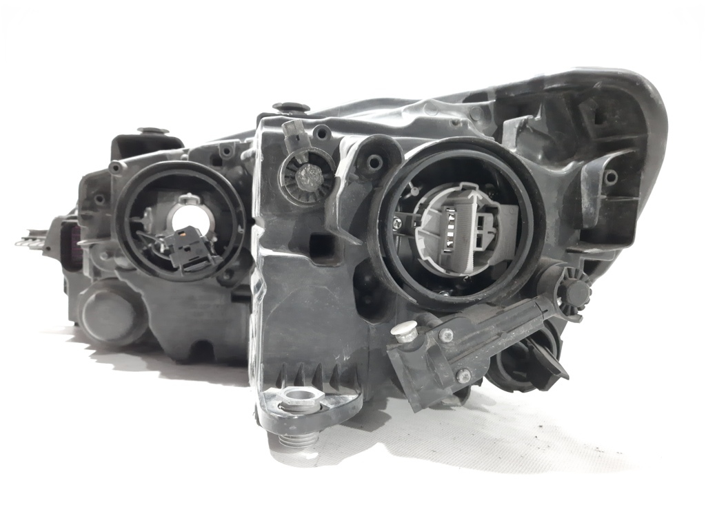 Товари з дефектами Фара передня права (дефект) Volkswagen Passat S 2012-2015 561941006D Volkswagen Passat S 7