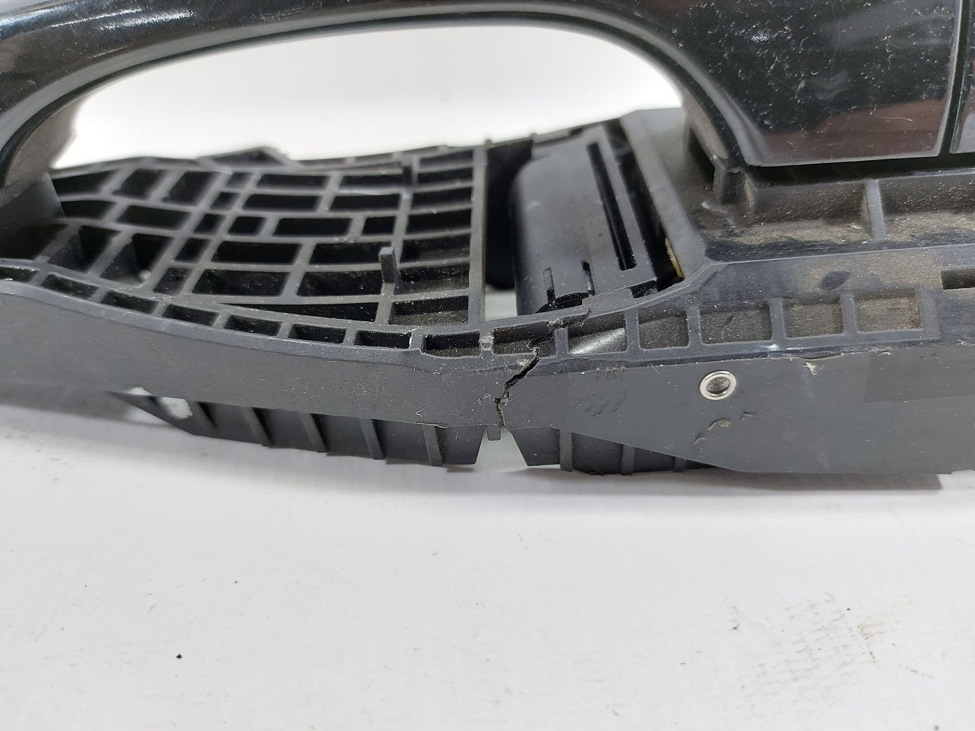 Dart Ручка дверей передньої правої зовнішня (чорна) Dodge Dart 2013-2016 68086818AC Dodge Dart 5