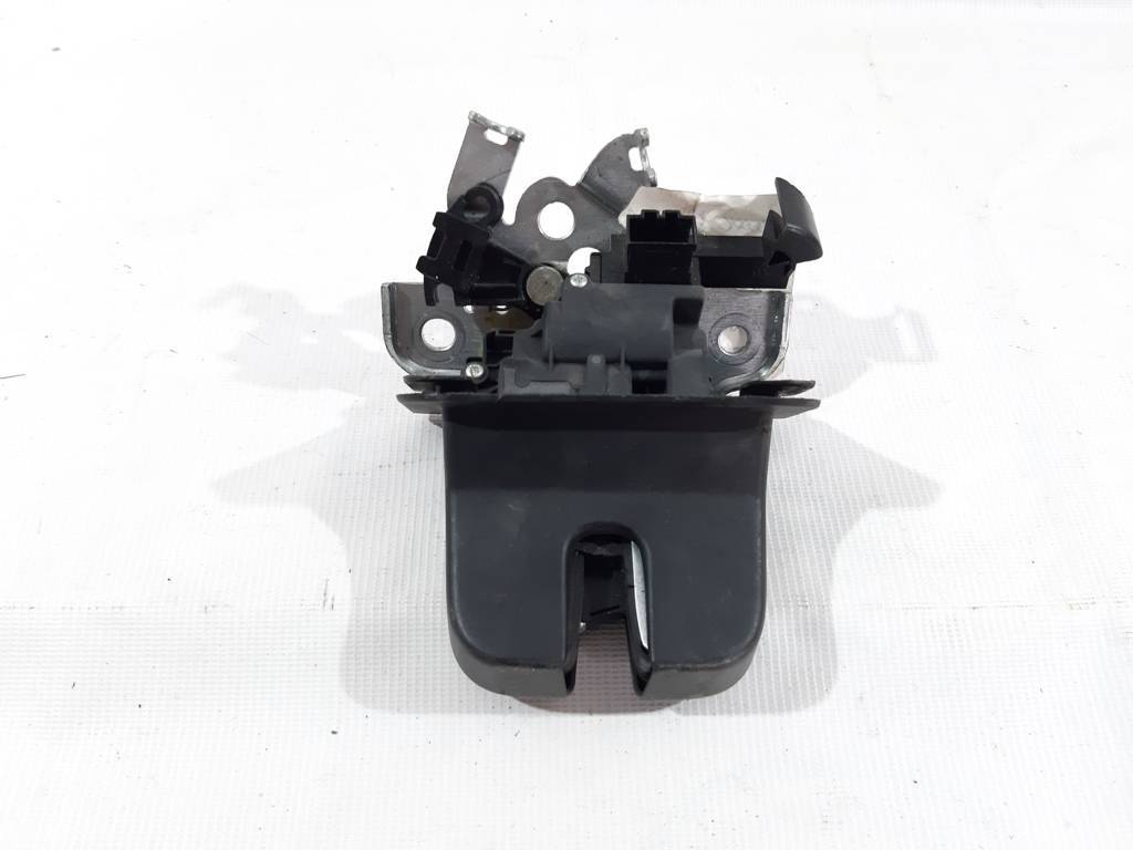 Jetta wagon. Замок крышки багажника Volkswagen Jetta wagon 2011-2018 5C6827505H Volkswagen Jetta