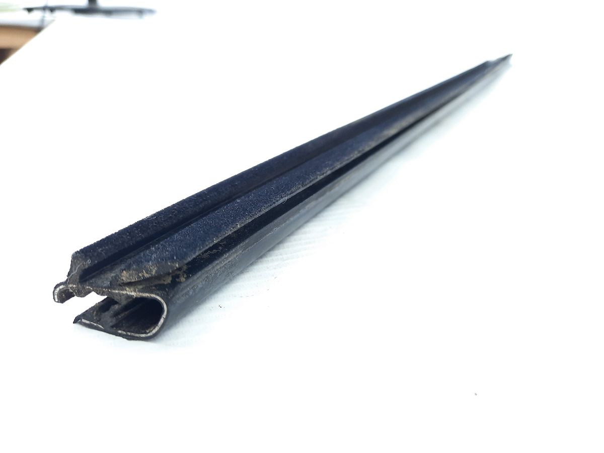 Insight Уплотнительная резинка стекла двери задней левой наружная Honda Insight 2010-2014 72950TM8013 Honda Insight 8