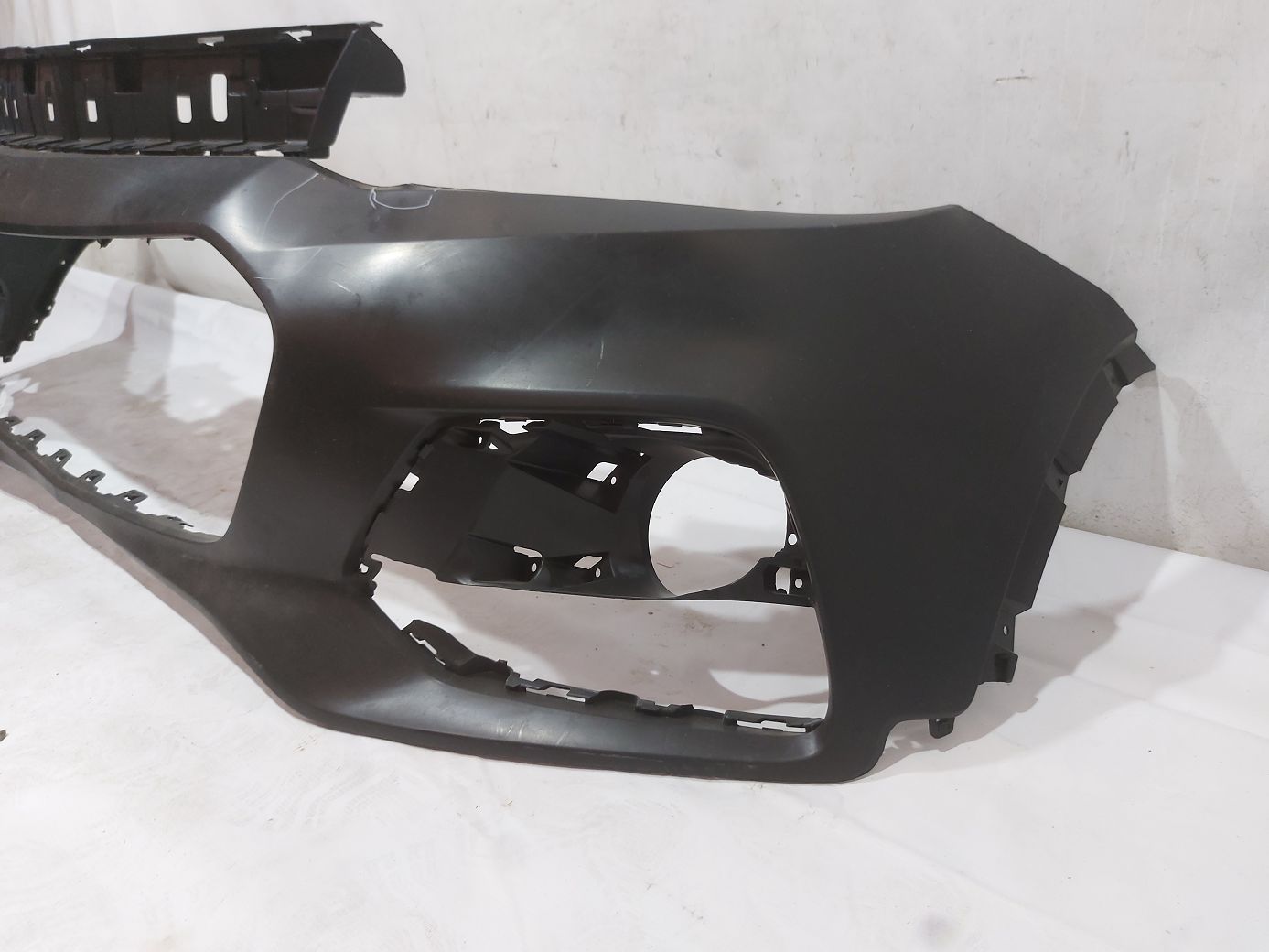 Передні бампери Передній бампер верхній (вм'ятини, тріщина) Chevrolet Trax 2017-2020 42537718 Chevrolet Trax 6