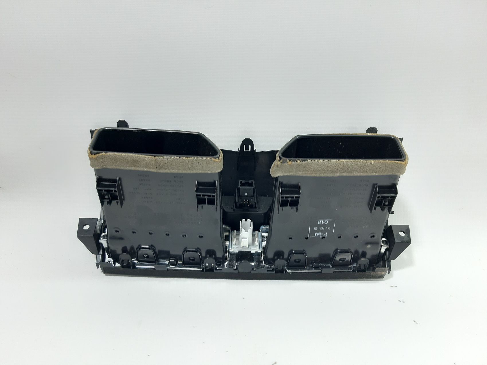 Altima Воздуховод торпеды центральный Nissan Altima 2013-2018 687503TA0A Nissan Altima 5