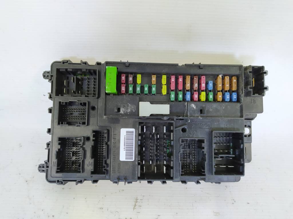 Fusion Блок предохранителей моторного отсека Ford Fusion 2014 DG9T15604 Ford Fusion 13