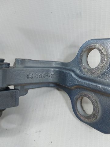 Xf. Петля двери передней левой нижняя Jaguar XF 2009-2015 C2D38962 Jaguar XF