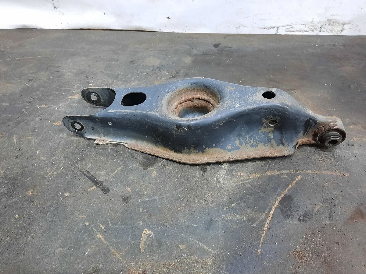 Charger. Важіль задній нижній лівий (під пружину) Dodge Charger 2006-2021 68229216AB Dodge Charger