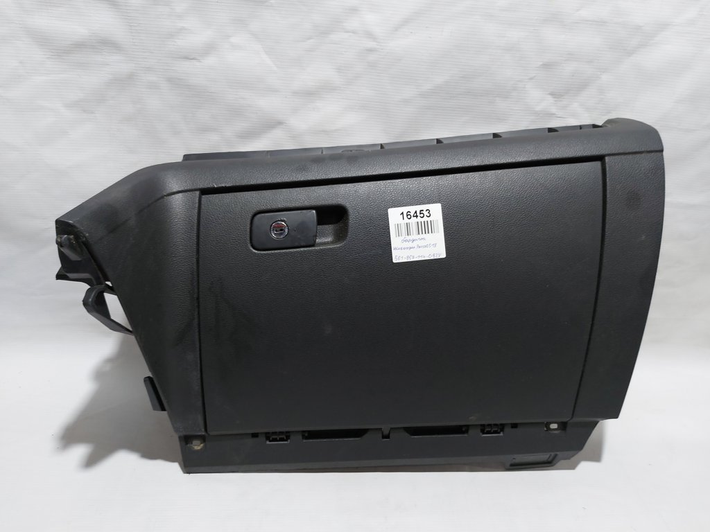 Passat s Бардачок Volkswagen Passat S 2012-2015 561857114C82V Volkswagen Passat S 7