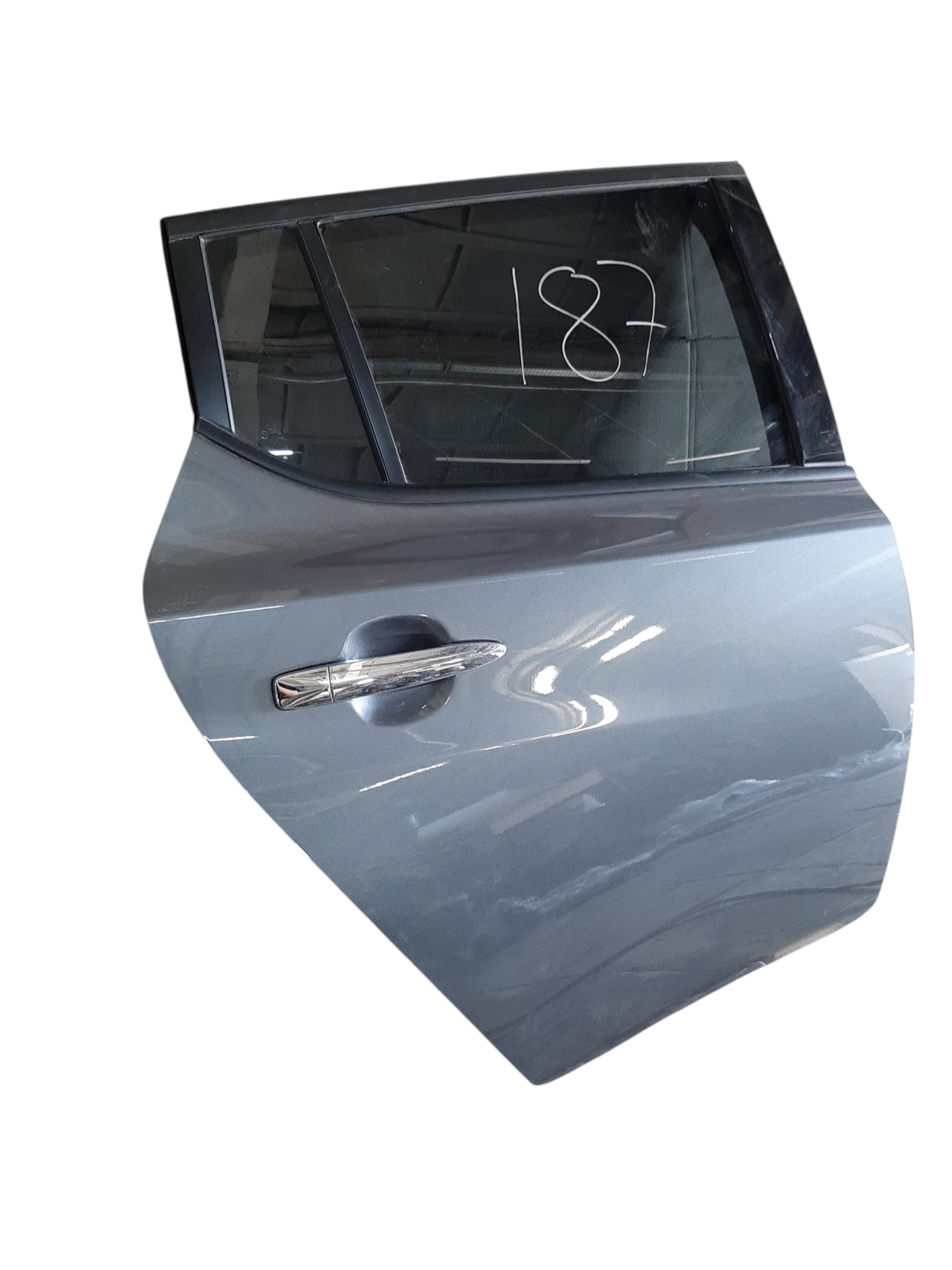 Leaf Дверь задняя правая Nissan Leaf 2018-2025 821005SF0A Nissan Leaf 3