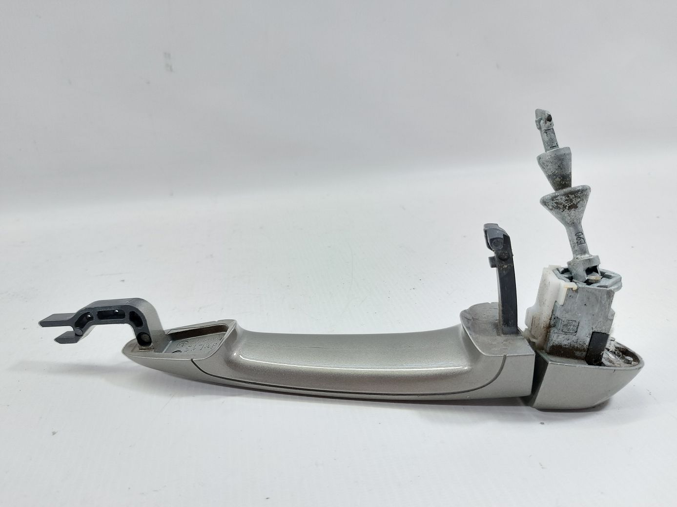 328i xdrive Ручка дверей передньої лівої зовнішня (сіра) BMW 328i xDrive 2008-2016 51217207561 BMW 328i xDrive 4