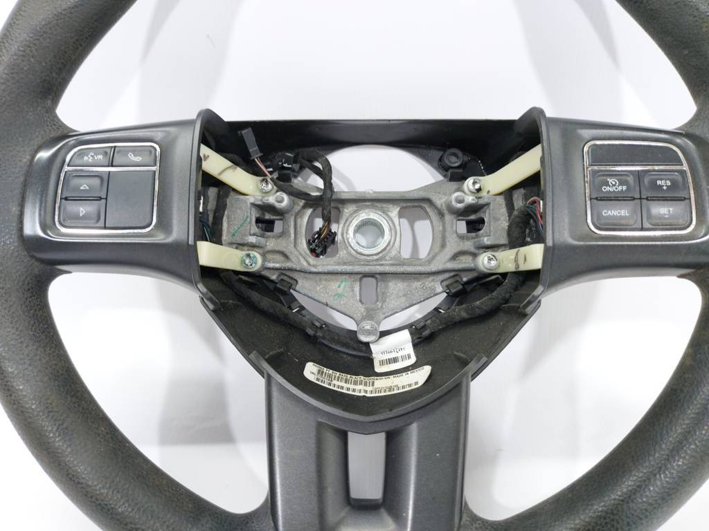 Dart Рульове колесо Dodge Dart 2013-2019 1ZX28DX9AF Dodge Dart 32