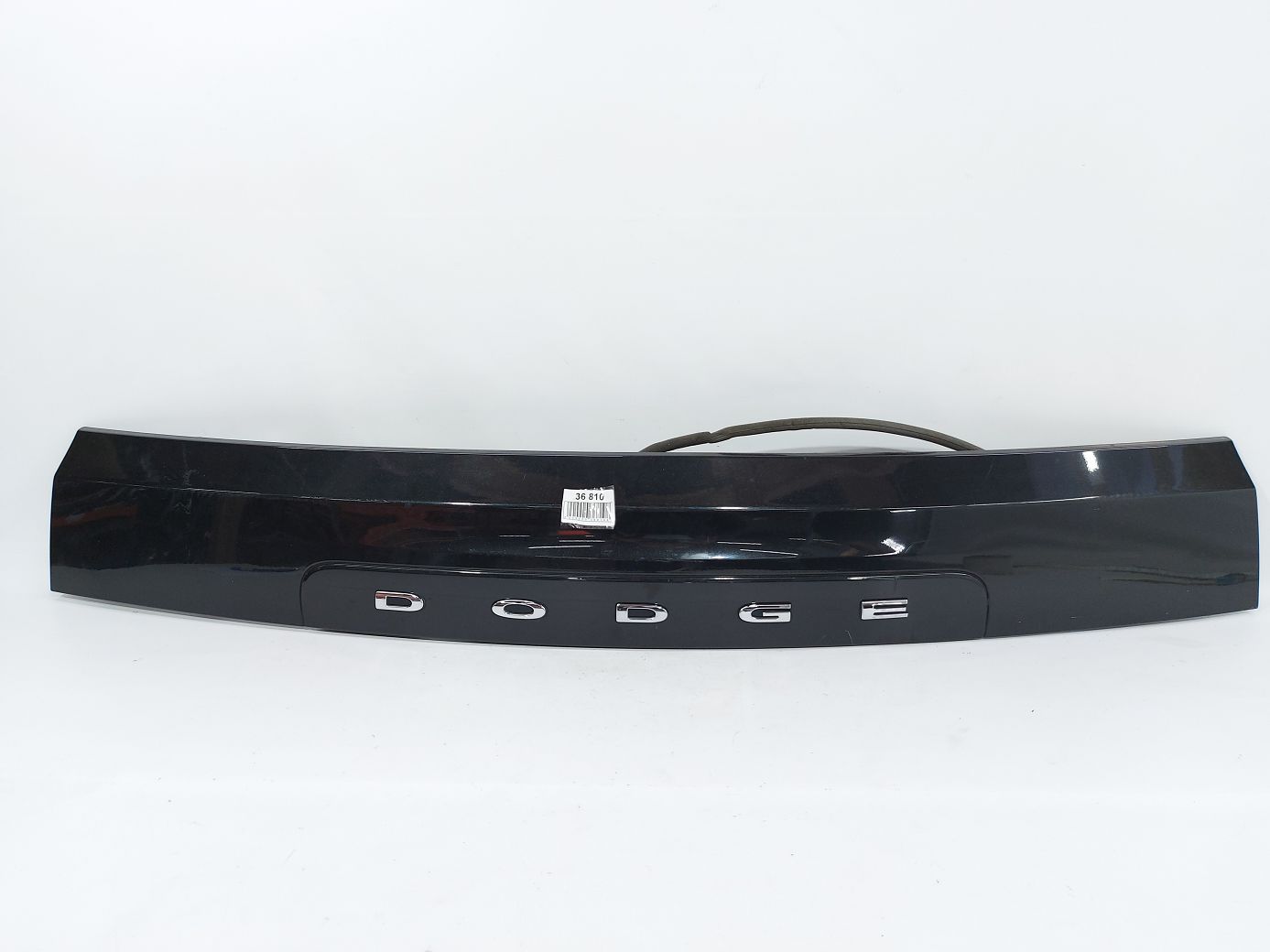 Grand caravan. Накладка кришки багажника Dodge Grand Caravan 2011-2020 1UT61AXRAA Dodge Grand Caravan