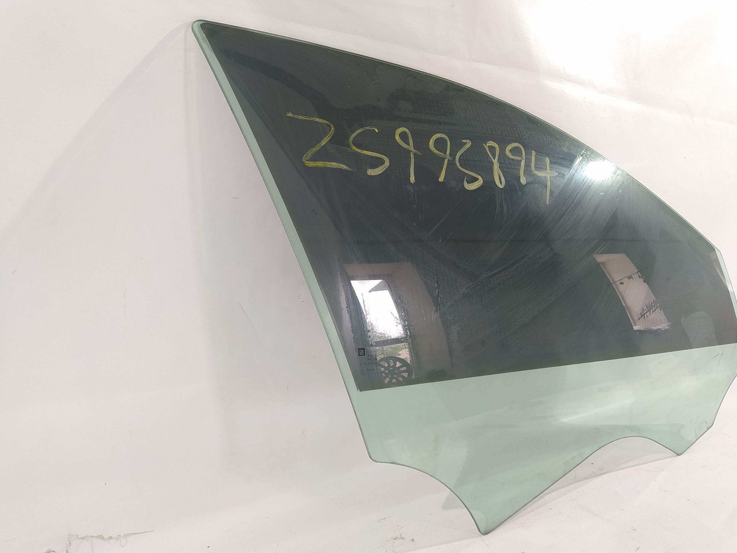 Cts Скло дверей передньої правої Cadillac CTS 2008-2014 15242616 Cadillac CTS 4