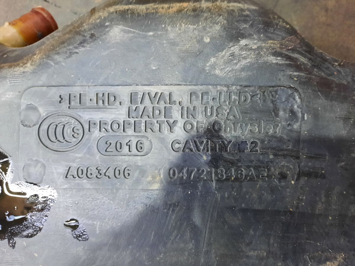 Grand caravan Бензобак Dodge Grand Caravan 2015-2020 68237084AA Dodge Grand Caravan 5