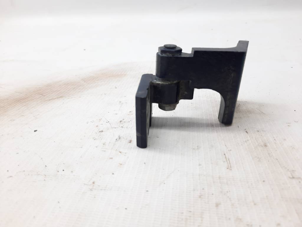 Dart Петля двери задней/передней левой/правой нижняя Dodge Dart 2013-2019 68082440AF Dodge Dart 6