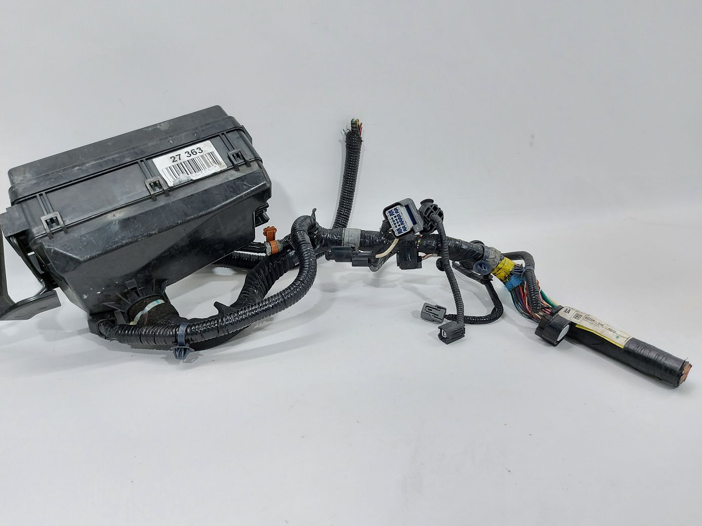 Accord Блок предохранителей под капотом Honda Accord Sedan 2013-2017 38253T2AA01 Honda Accord Sedan 3