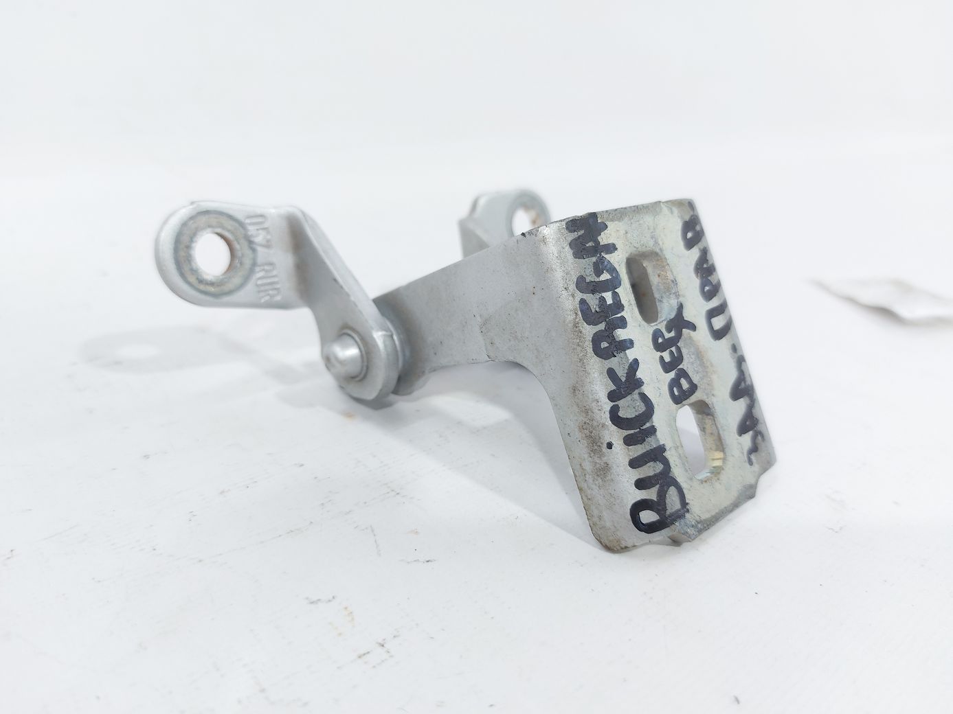 Regal Петля дверей задньої правої верхня Buick Regal 2011-2017 13281823 Buick Regal 3