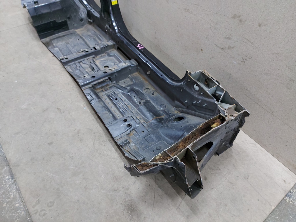 5 series Стойка центральная левая (металл) BMW 5 series 2011-2016 41217240477 BMW 5 series 17