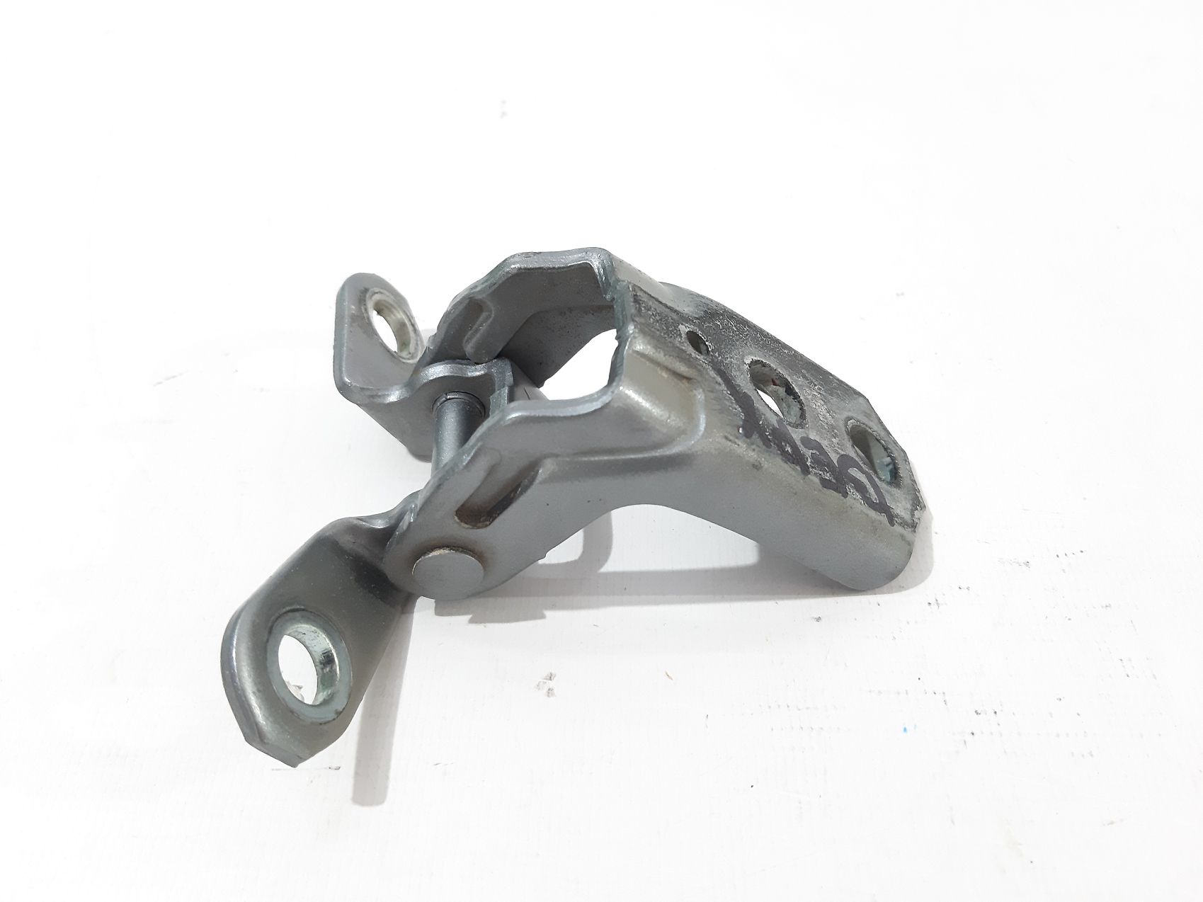 Versa note. Петля двері передньої верхня/нижня правої Nissan Versa Note 2011-2019 824201KA0A Nissan Versa Note Versa note. Петля двері передньої верхня/нижня правої Nissan Versa Note 2011-2019 824201KA0A Nissan Versa Note