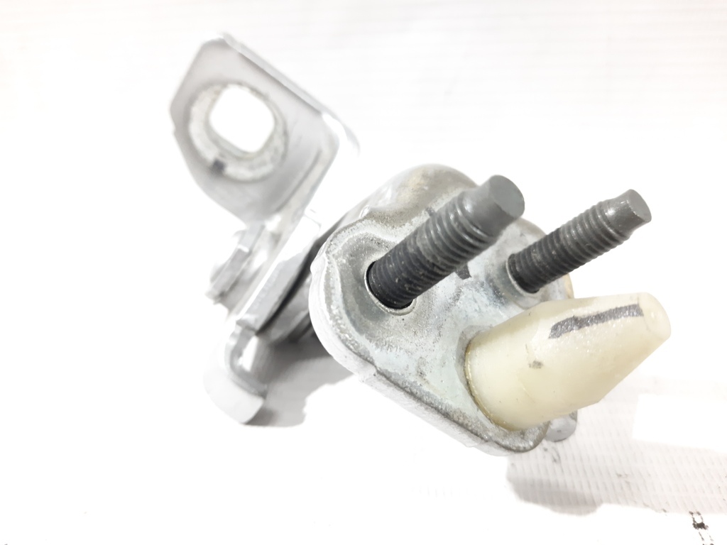Fusion Петля двери задней правой верхняя Ford Fusion 2013-2020 BB5Z7826800C Ford Fusion 3