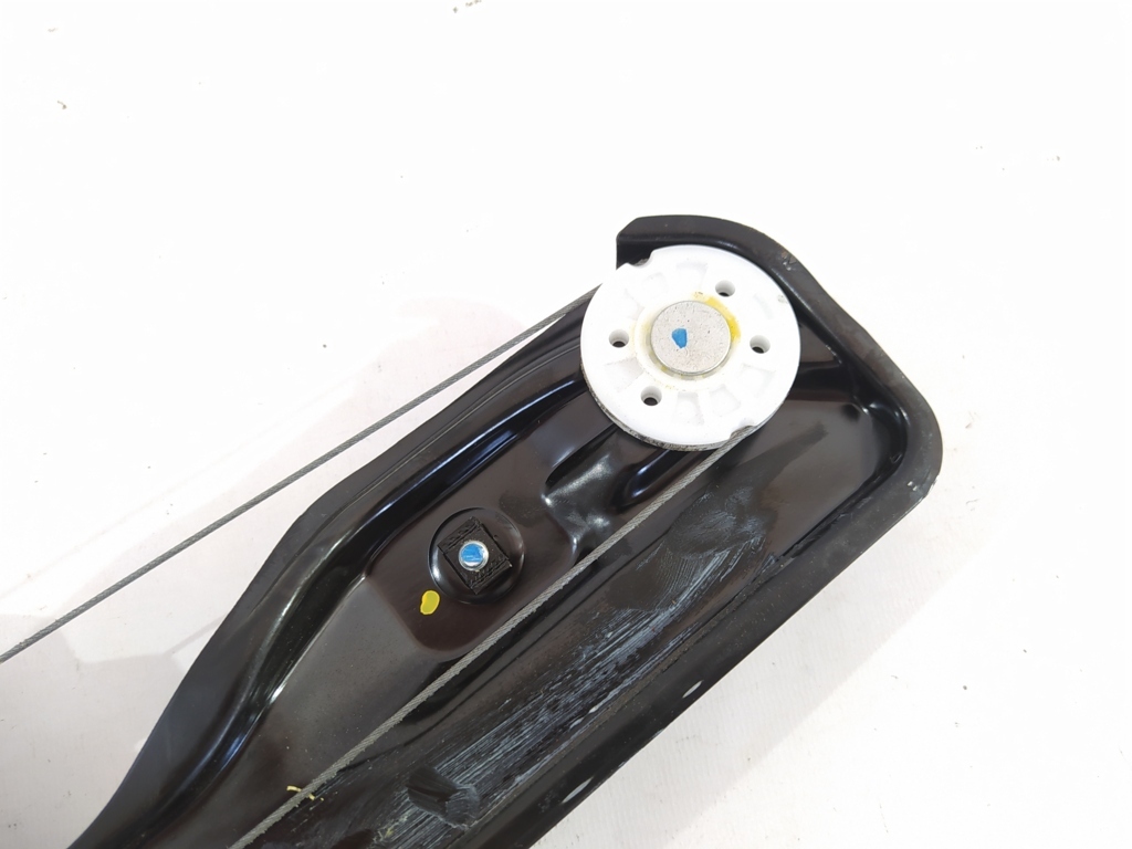 Trax Стеклоподъемник двери передней левой Chevrolet Trax 2016-2021 42693257 Chevrolet Trax 11