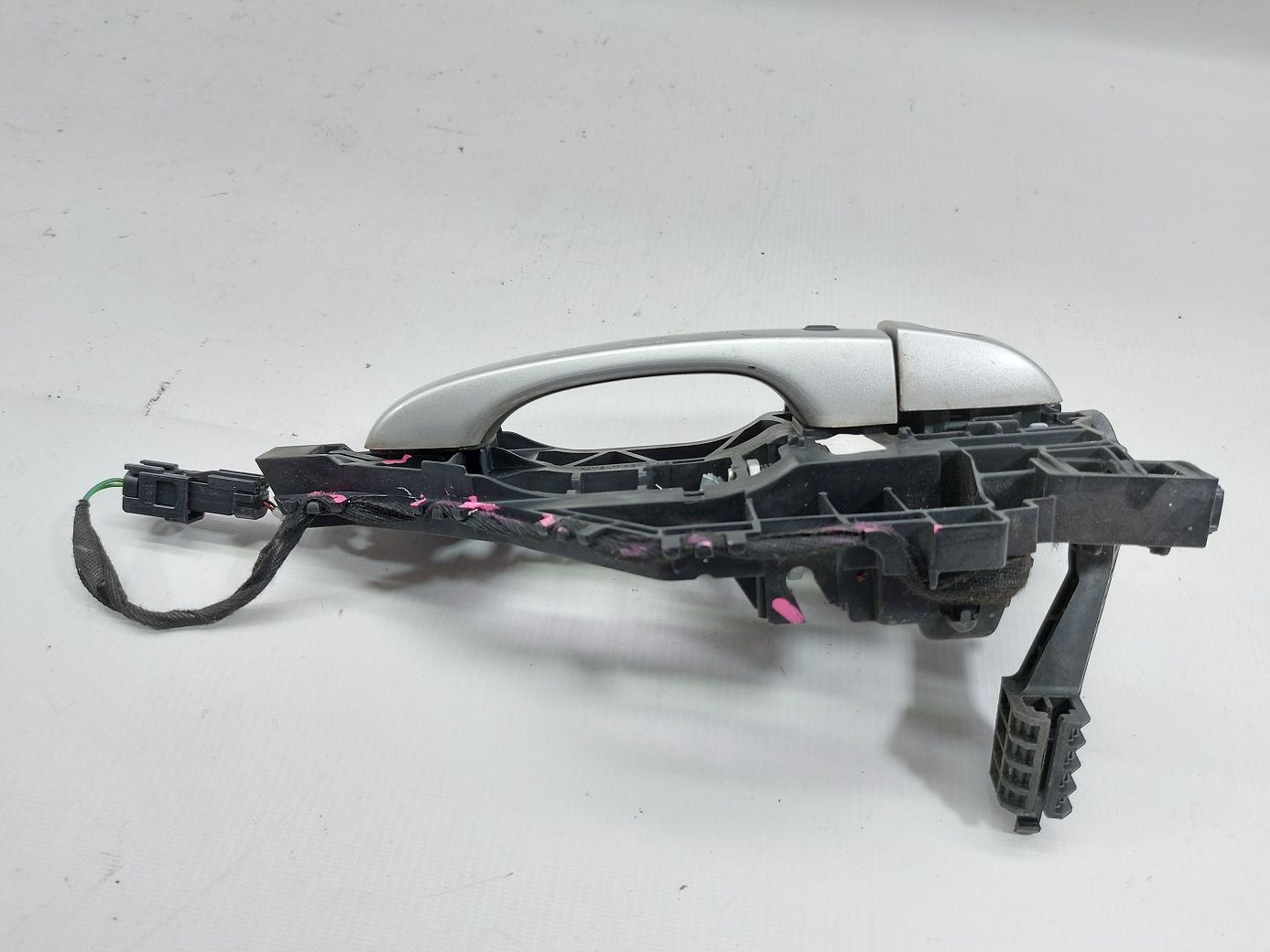 Journey Ручка дверей передньої лівої зовнішня з безключовим доступом Dodge Journey 2008-2010 1EE55DA4AD Dodge Journey 3