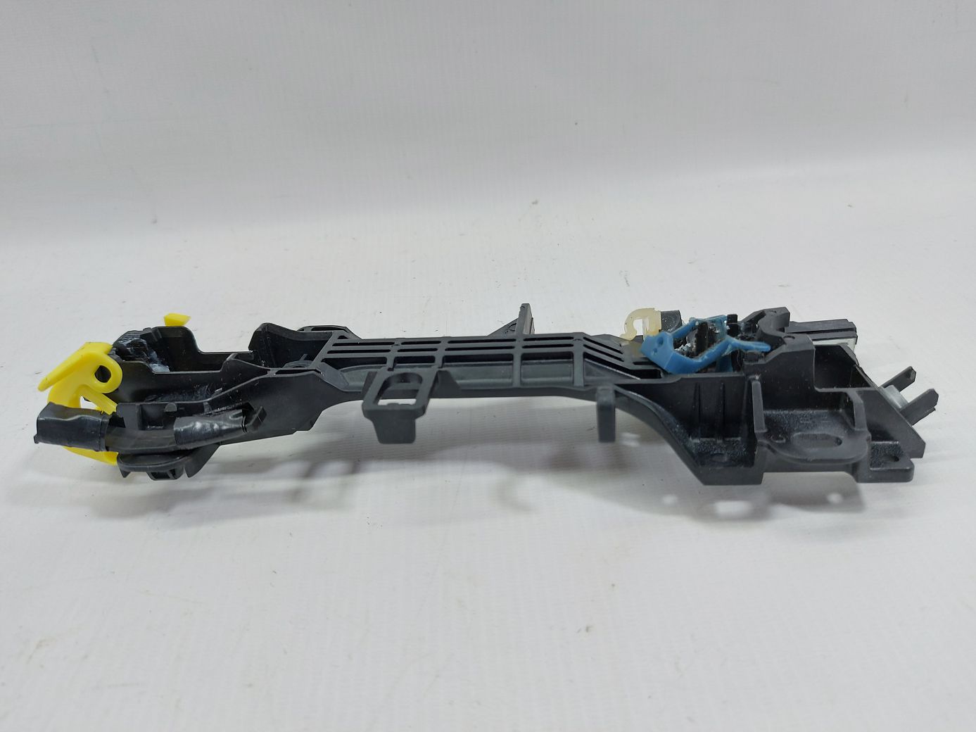 Impreza Кронштейн ручки наружной двери передней правой Subaru Impreza 2015-2016 61142FJ000 Subaru Impreza 3