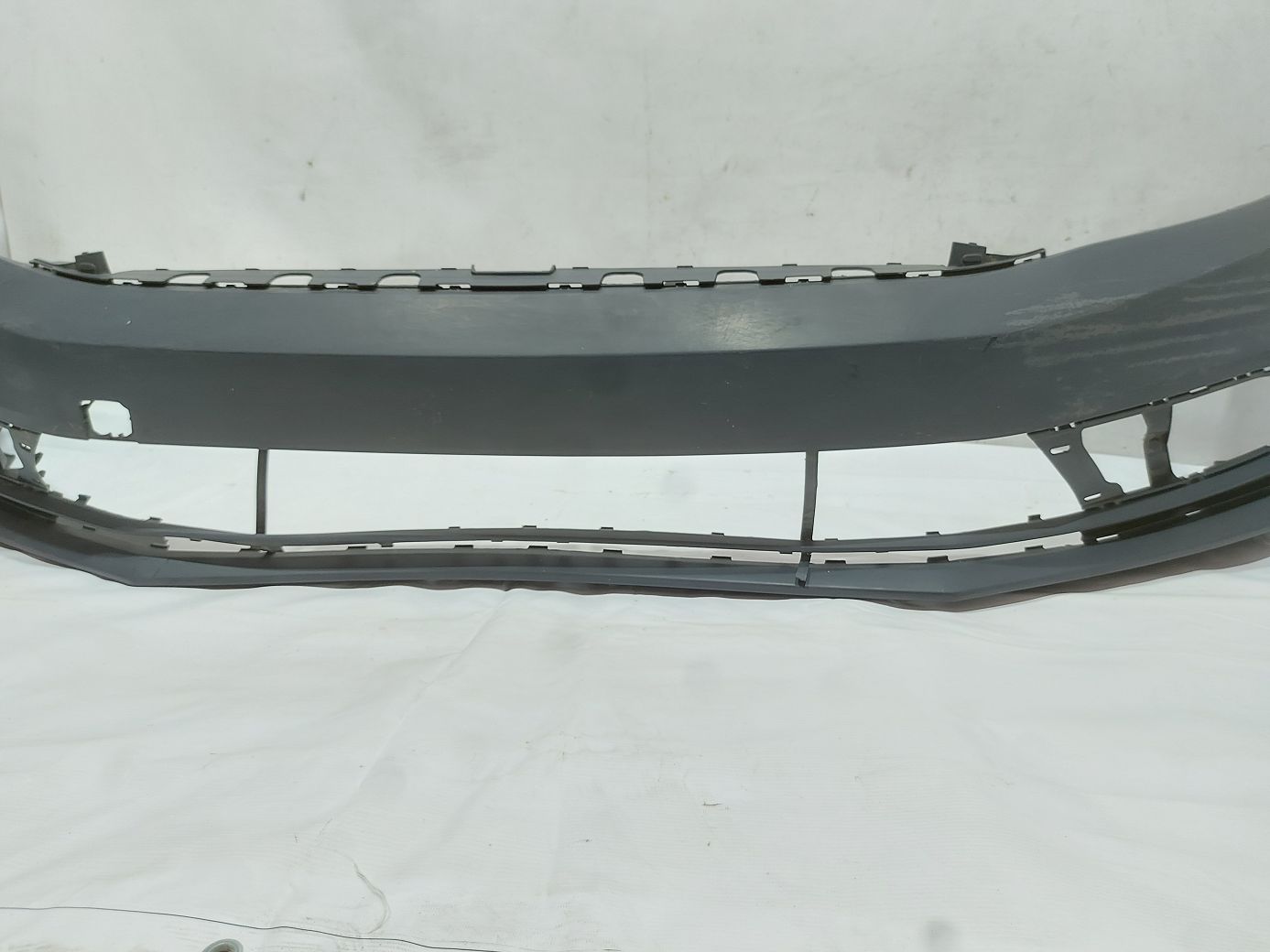 Передние бамперы Бампер передний (трещина) Volkswagen Jetta 2015-2018 5C6807217AGGRU 4
