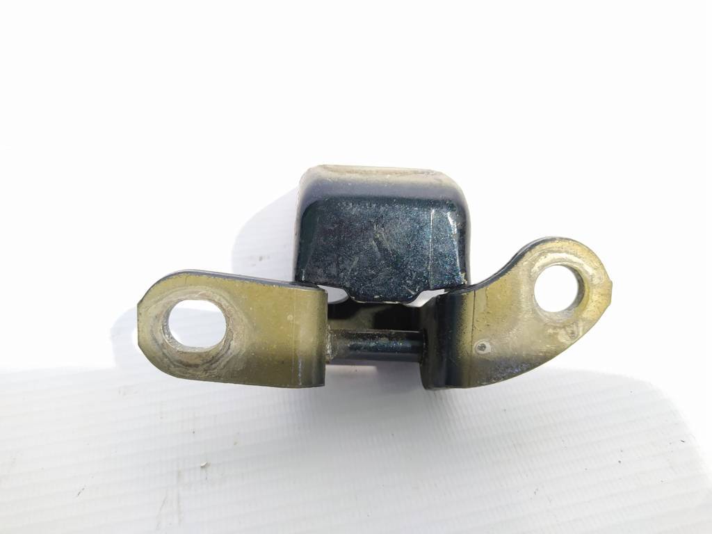 Camry Петля двері задньої правої нижня Toyota Camry 2003-2019 6877002050 Toyota Camry 5
